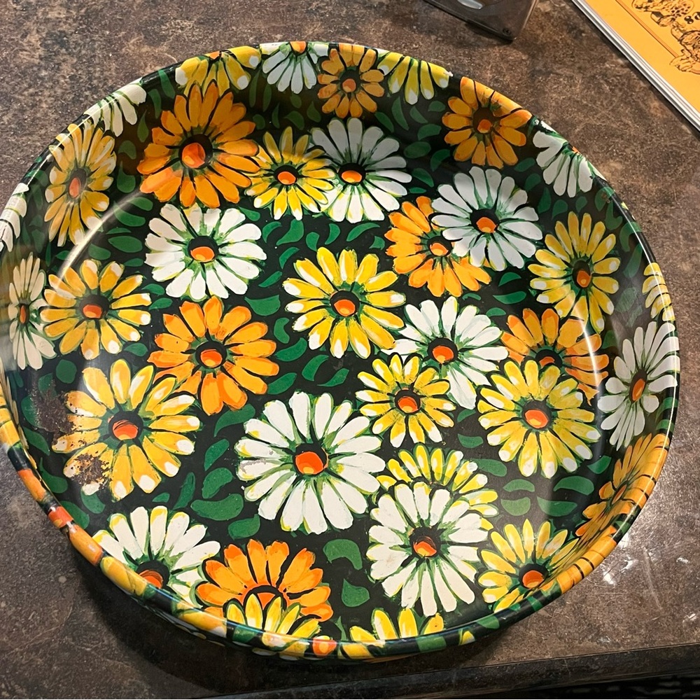 VINTAGE MARSH ALLEN METAL FLOWER POWER DAISY Boho TRAY 1960’S  12.5" Wide Read